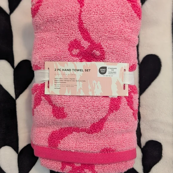 Betsey Johnson Pink Ribbon Bow Hand Towel Set - Picture 4 of 8